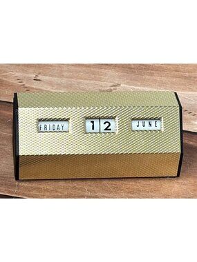 Vintage FPC-20 Perpetual Flip Desk Calendar Manual flip wheels, day/date/month